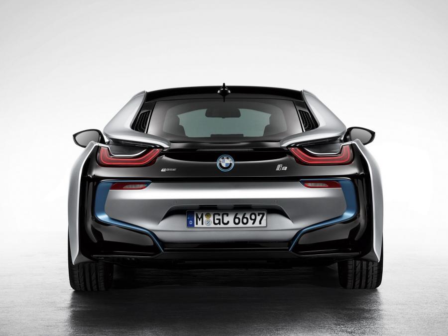  BMW i8 2014 года  (фото 18 из 180)